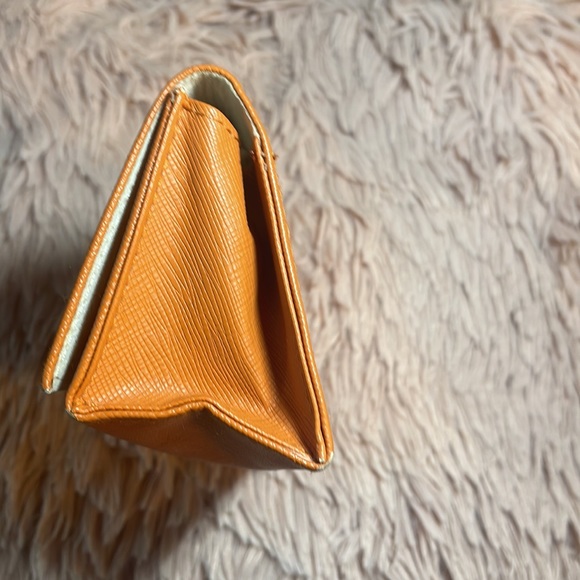 Tory Burch Sunglasses case - Picture 4 of 5